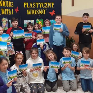 Szkolny konkurs plastyczny „Witaj wiosno”.