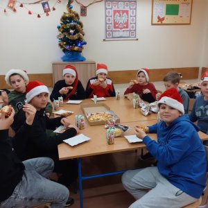 Mikołajki 2022 w piątej klasie.