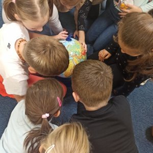 Z MAPĄ PRZEZ ŚWIAT - innowacja w klasie I a
