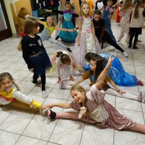 Bal postaci z bajek i baśni