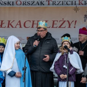 W jasełkach leży.