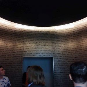 „Kto ratuje jedno życie, ratuje cały świat.”