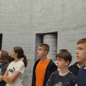 „Kto ratuje jedno życie, ratuje cały świat.”