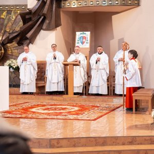 Kłaniajcie się Królowie!