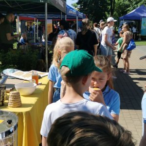 Rozdanie nagród w konkursie „Poszukiwacze zaginionych baterii” podczas Pikniku Ekologicznego Eko Krosno