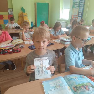 Uroczyste zawieszenie krzyża