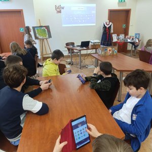 Uczniowie klasy V odwiedzili Pedagogiczną Bibliotekę Wojewódzką w Krośnie