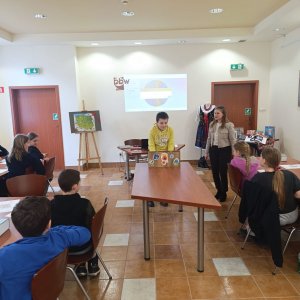 Uczniowie klasy V odwiedzili Pedagogiczną Bibliotekę Wojewódzką w Krośnie