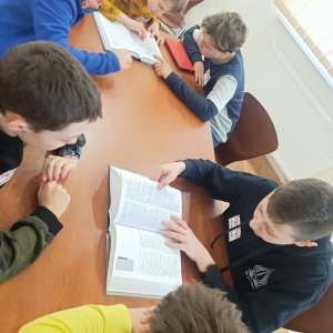 Uczniowie klasy V odwiedzili Pedagogiczną Bibliotekę Wojewódzką w Krośnie