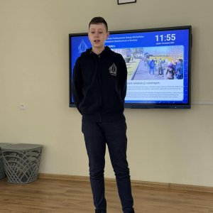 Dziś nasza szkoła zamieniła się w małą scenę teatralną!