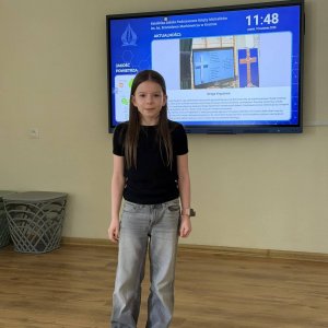 Dziś nasza szkoła zamieniła się w małą scenę teatralną!